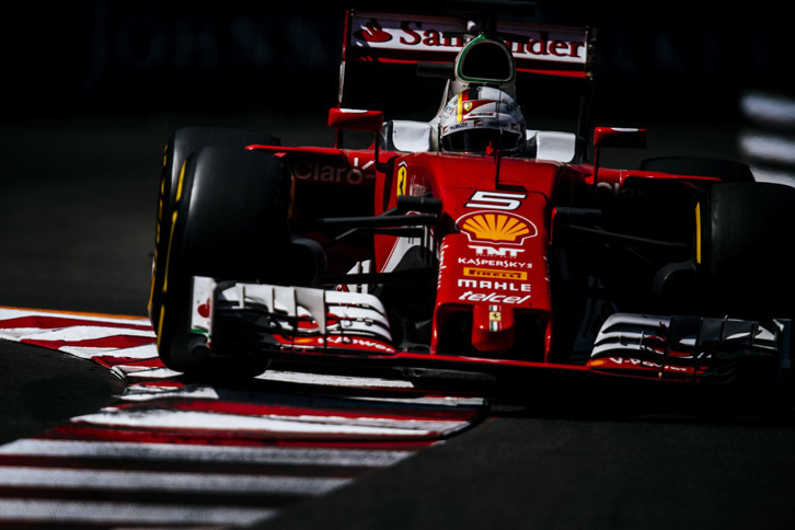 フェラーリ勢はセバスチャン・ベッテル（写真）予選4位、キミ・ライコネンは同6位ながらギアボックス交換のペナルティーで11番グリッドからスタート。ライコネンは10周目にヘアピンでウォールにヒットし早々に戦列を去り、残されたベッテルはペレスを抜けず4位完走。（Photo=Ferrari）