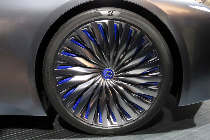 レクサスLS＋コンセプト（ホイール）