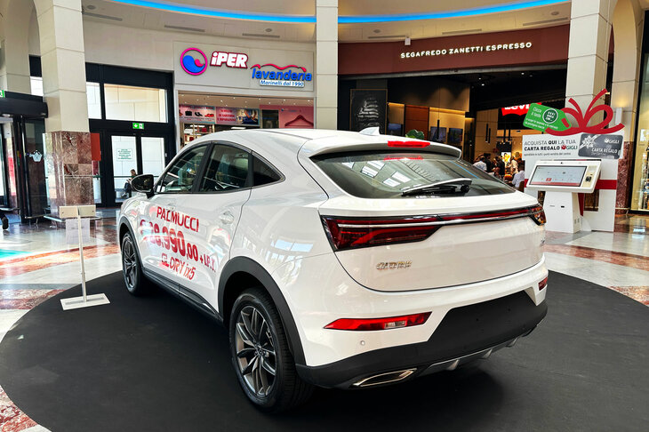 「グローリーiX5」のパワーユニットは1.5リッターガソリンエンジンのみ。