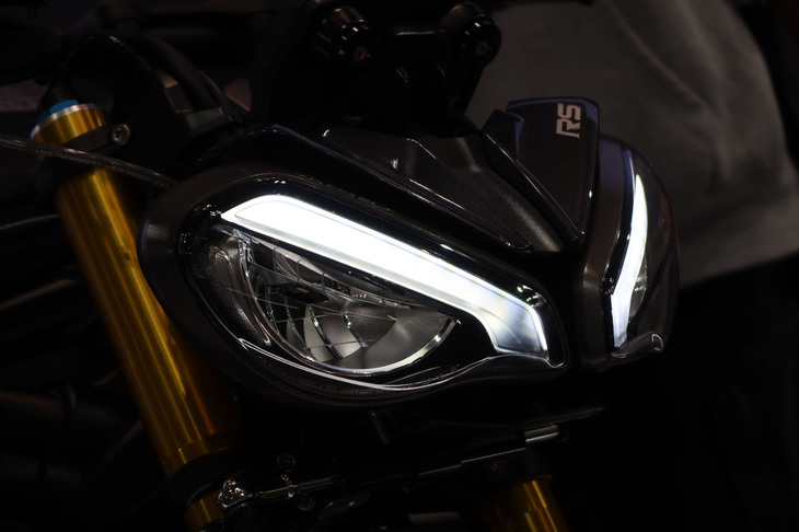 トライアンフ・スピードトリプル1200RS