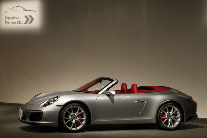 ポルシェ911カレラSカブリオレ（7AT）