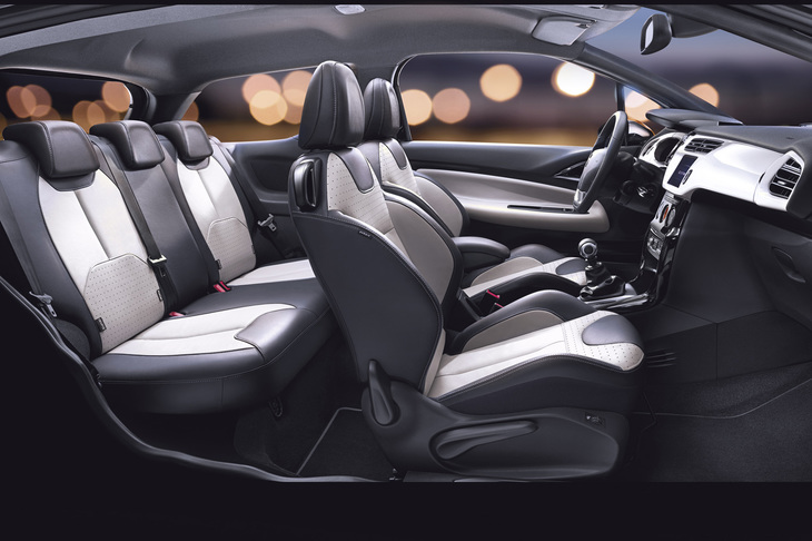 「DS3」では、エクステリアとインテリアのカラーやディテールを自由に組み合わせできる「ビークルパーソナリゼーション」が採用されていた。