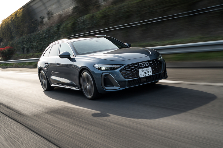 シャシーは内燃機関モデル用に新開発したという「PPC」を使う。エンジンは縦置き・前輪駆動ベースのレイアウトだ。