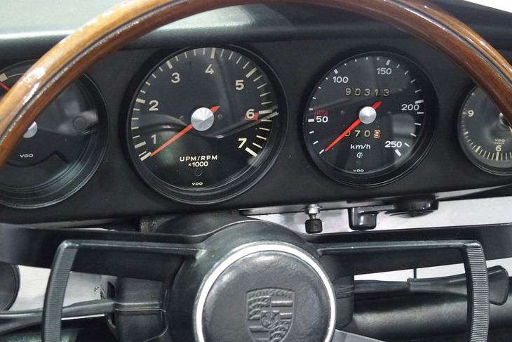 ポルシェ912タルガ ソフトトップウィンドウ（1962年）／AUTO DIRECT