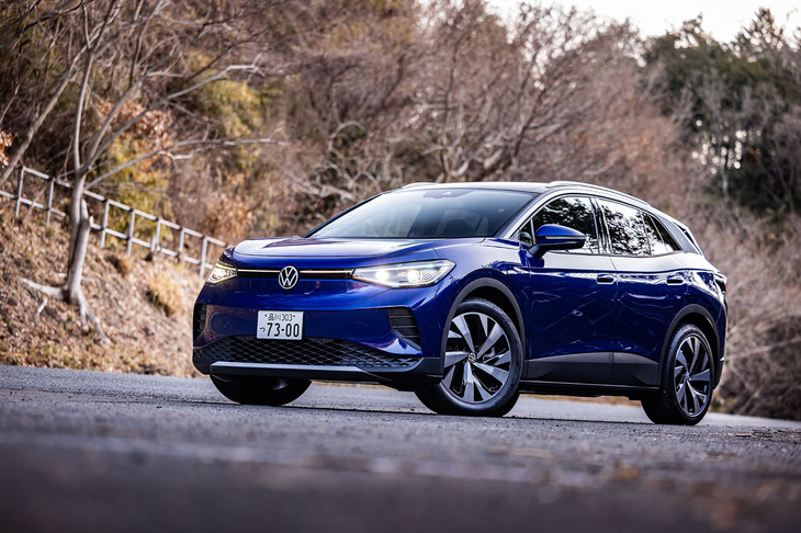 フォルクスワーゲン ジャパンが2026年1月9日に導入を発表した電気自動車「ID.4」の一部改良モデルに試乗。「ID.4プロ」（写真）では電動機をアップデートし、大幅な出力向上が図られた。