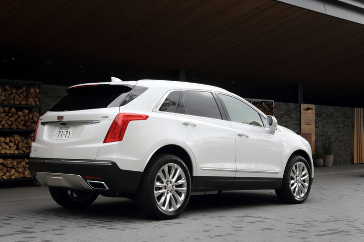 ボディーカラーは全6色。テスト車に採用されていた「クリスタルホワイトトゥリコート」は、12万9600円の有償オプションである。