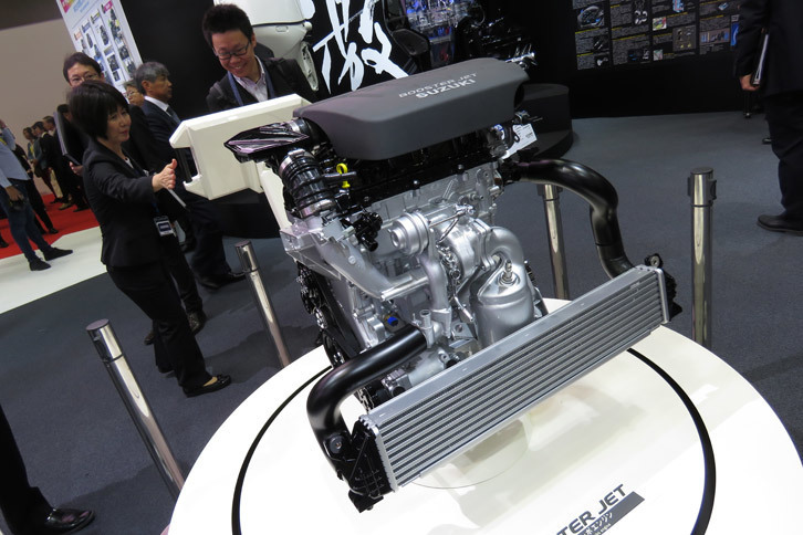 第45回東京モーターショーのスズキブースの様子。