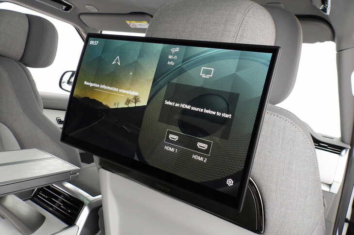 レンジローバーSVビスポーク1858エディション（リアエンターテインメントシステム）