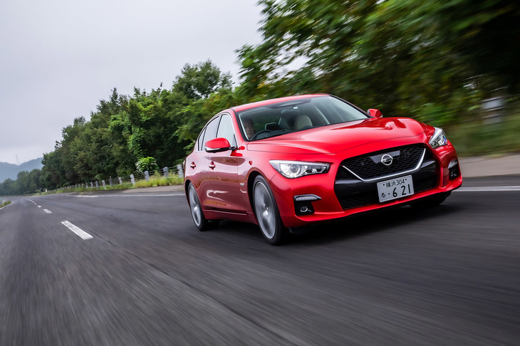 “ハンズオフ”＝手放し運転を実現した日産の運転支援システム「プロパイロット2.0」。2019年7月に「スカイライン」に初採用された。（写真：花村英典）