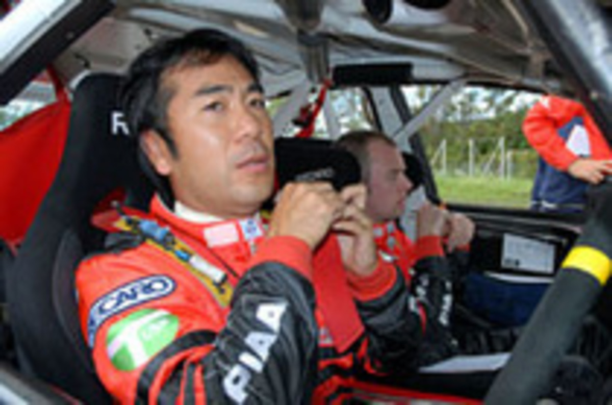 希少 本物 当時物 ラリージャパン2006 オフィシャルカー ステッカー