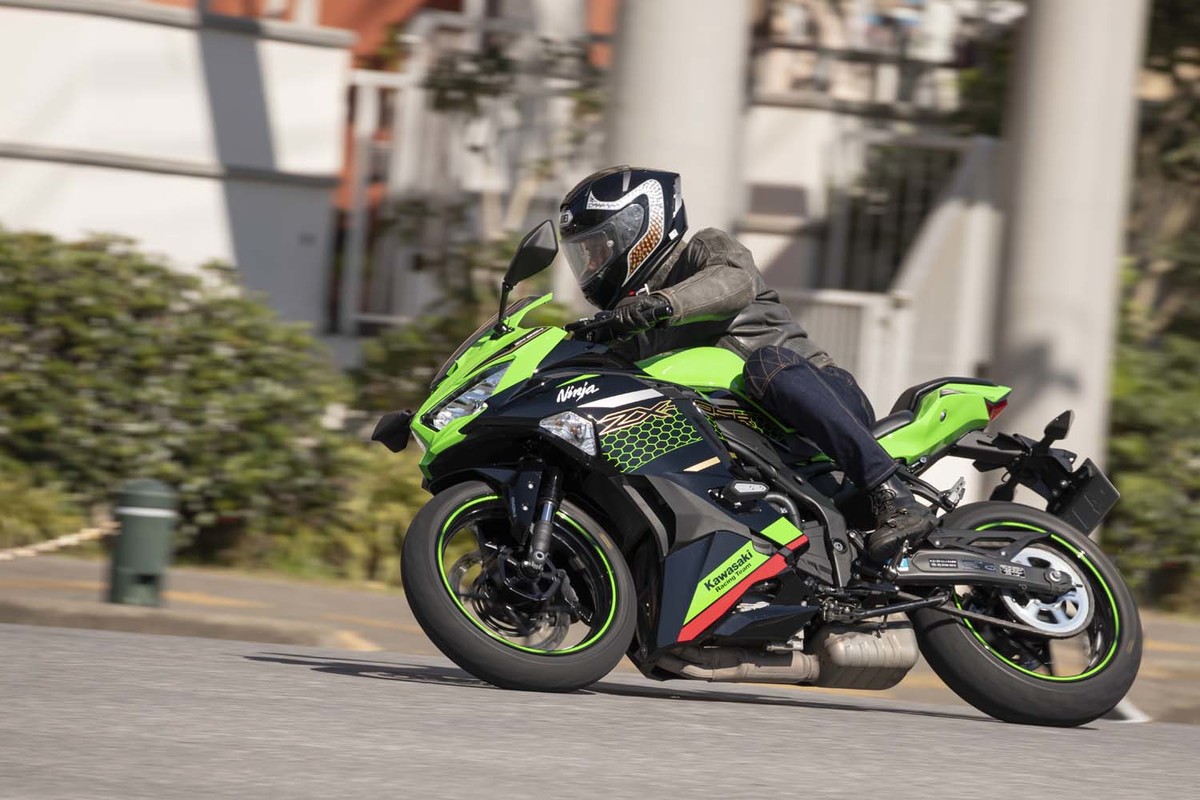 カワサキ・ニンジャZX-25R SE KRTエディション（MR/6MT）【レビュー