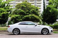 「A5」に用意されるボディーカラーは、テスト車の「グレイシアホワイトメタリック」を含め全11色。ただし、ソリッドカラーの「アイビスホワイト」を除くすべての色が有償オプションとなる。