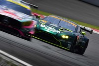 シーズン前の性能チェックで好成績を収めたヴァンテージGT3には、厳しい性能調整が課せられている。