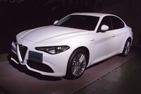 駆動方式は、写真の「ジュリア ヴェローチェ」1車種を除き、すべてFRとなる。