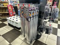 トラック用サンシェード。特大サイズのものは90✕240cmもある。