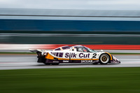 ジャガーは1985年に、当時グループC規定で競われていた世界耐久選手権に参戦。1988年には「XJR-9LM」でルマン優勝を果たした。