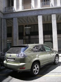 「RX400h」は欧州で最初にレクサスの存在を本格的に知らしめたモデルだった。2010年5月にトリノで見つけたスイスのナンバー付き車両。