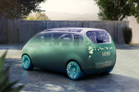 「ビジョンアーバノート」のリアビュー。全長は4.46mと発表されている。