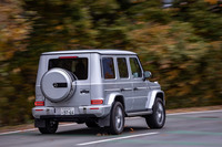 WLTCモードの燃費値は9.9km/リッター。「Gクラス」の日本導入モデルの中では「G63」が2114万円、「G550」が1623万円であるのに対して「G350d」は1192万円と、最も安価な設定になっている。