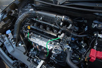 「RS」に搭載される1.2リッター自然吸気エンジン。「XL」や「XG」と同じく、モーターアシスト機構は装備されていない。