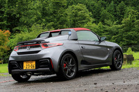 空力性能については、接地荷重を4輪に均等配分し、安定性を高めることを目的として、走行中の前後のリフト値をほぼ均等に近づけるべくチューニングが施されている。