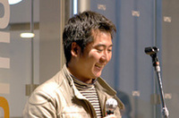 
	アーティストの中村哲也氏
	 