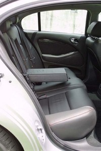 ジャガーSタイプ R（6AT）【試乗記】の画像