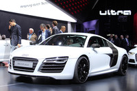 「アウディR8 V10プラス」