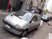 ルノーは以前ベルギーに工場を持ち「4L」などを生産していたことから、今でもポピュラーなブランドのひとつ。