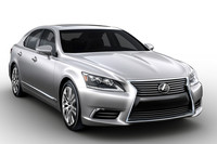 マイナーチェンジが実施された「レクサスLS」。