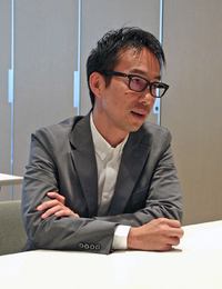 
    「スポーツカーのSUVを作れ！ などという言葉も飛び交っていましたよ」。西山主幹が、「NX」の開発現場を振り返る。
    