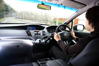 ホンダ・オデッセイ アブソルート（FF/5AT）【ブリーフテスト】の画像