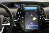 センターコンソールには、縦型の11.6インチフルHDディスプレイが備わる。