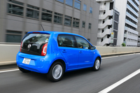 「up!」は燃費性能も重視しており、国産コンパクトに迫る23.1km/リッター（JC08モード）を実現している。
    