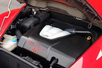 1742cc直4ターボエンジンがキャビンの背後に横置きされる。「ジュリエッタQV」より強力な240psと35.7kgmを発生する。