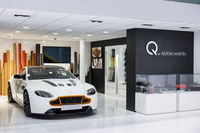 ビスポークプログラムの「Q by Aston Martin」。オリジナルの内装素材や特注のボディーカラーなどにより「自分だけの一台」を作り上げることができるという。
    