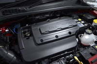 「クロスプラス」に搭載される1.4リッター直4ターボエンジン。最高出力170ps、最大トルク25.5kgmを発生する。