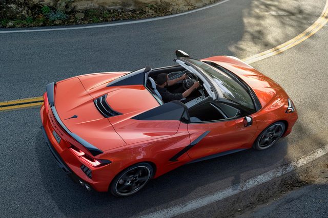 GMが新型「コルベット」のオープンモデルを発表 レースカーの「C8.R