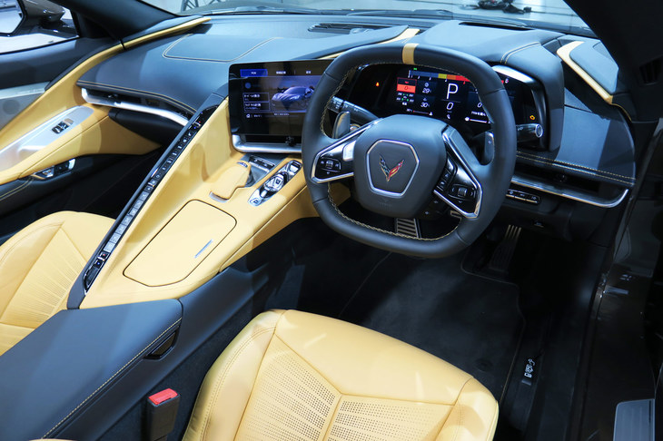 シボレー・コルベット2LT（インストゥルメントパネルまわり）