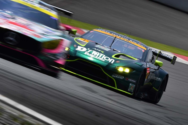 シーズン前の性能チェックで好成績を収めたヴァンテージGT3には、厳しい性能調整が課せられている。