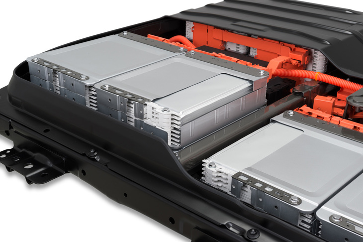 2代目「リーフ」に搭載されるバッテリー。EVの価格が高い理由は、やはり電池の値段にある。