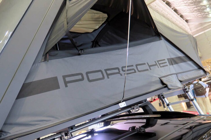 ポルシェ・タイカン クロスツーリスモ