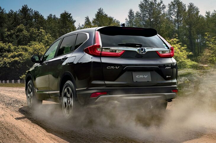 リアまわりは、快適性に優れる「CR-V」のシャシーをベースに開発。ただし、ゴム部品やトレーリングアーム、サスペンションについては専用設計となっている。