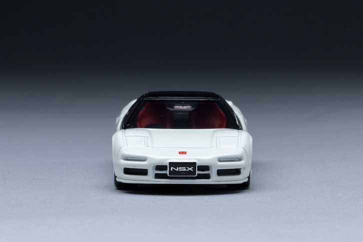 ボディーサイズは全長×全幅×全高＝4430×1810×1160mm。車両重量は「NSXタイプR」（1992年）で1230kgと、当時の280ps級のスポーツカーとしては非常に軽量だった。（写真＝郡大二郎）