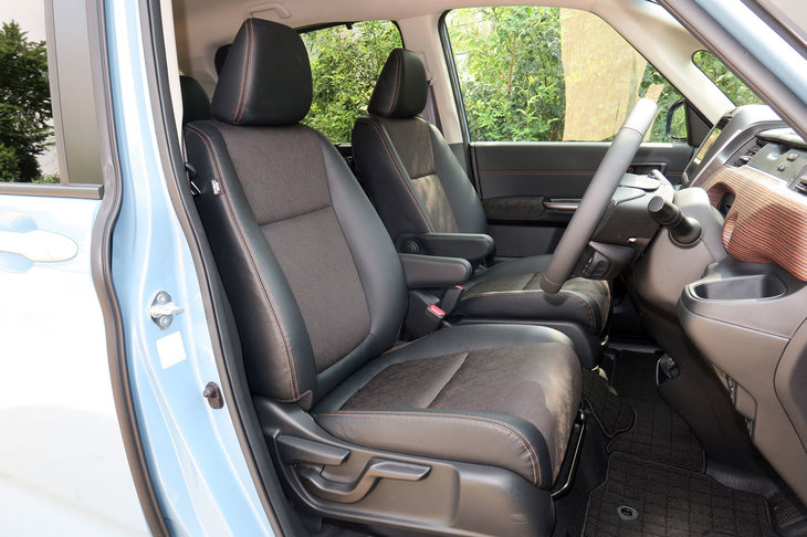 ホンダ・フリード ハイブリッド クロスター（4WD）（フロントシート）