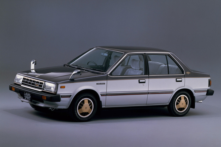 「レクサスLBX」のデザインの話に入る前に、まずはそのコンセプトから。「小さな高級車」というコンセプトは、昔から各メーカーが挑戦しては返り討ちにあってきた。写真は1982年登場の「日産ローレルスピリット」。車名は「ローレル」だが、実質的には「サニー」のお化粧違いだった。