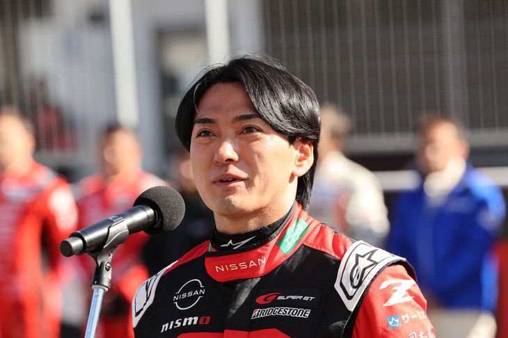 ドライバーを代表してあいさつしたのは、SUPER GT GT500クラスでロニー・クインタレッリ選手とともにエースナンバー「23」（ニッサン）を付けた「MOTUL AUTECH Z」をドライブする千代勝正選手。