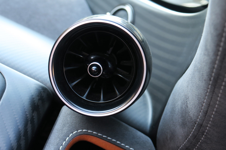 パガーニ・ウアイラ ロードスターBC（エアコン吹き出し口）