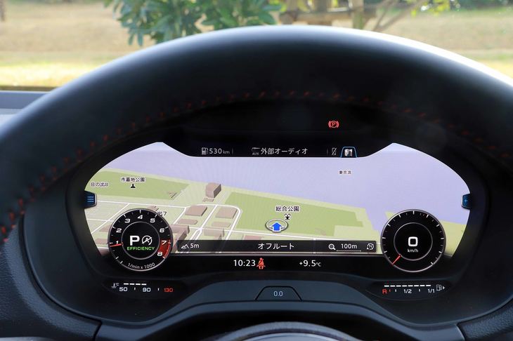 アウディやフォルクスワーゲンではおなじみのフルデジタルメーターパネル「バーチャルコックピット」。「SQ2」では5万円の有償オプションとなっている。