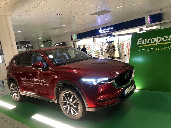 ユーロップカーの実車ディスプレイ。これは2018年にミュンヘン空港にて撮影。